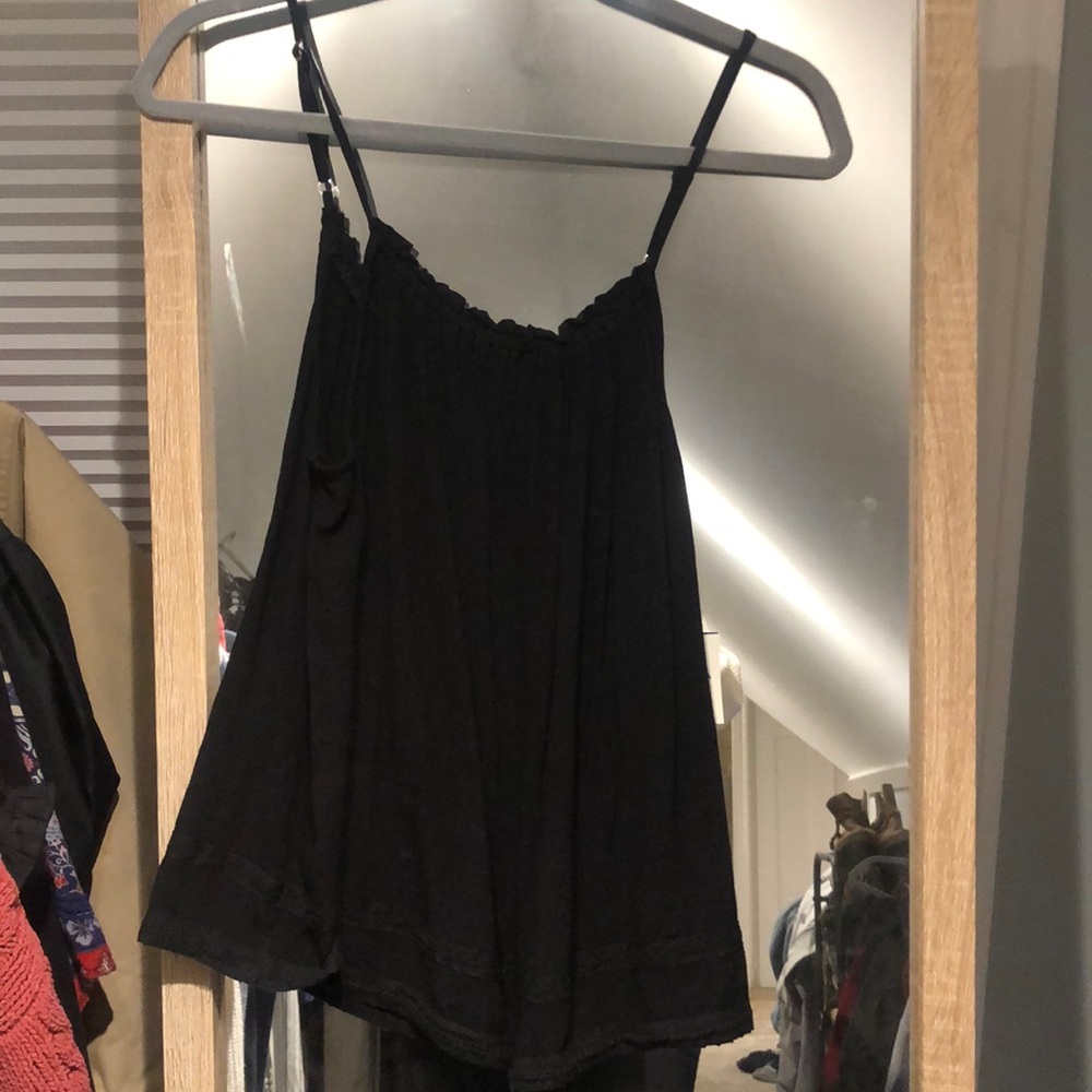 Black flowy tank top